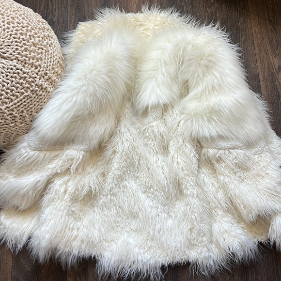 Spell & The Gypsy White Fuzzy Coat - Picture 4 of 4